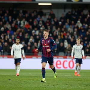 Patro Eisden 0-4 St. Truiden: Đẳng cấp chênh lệch, trận giao hữu sạch lưới cho đại diện Vĩnh biệt Ju